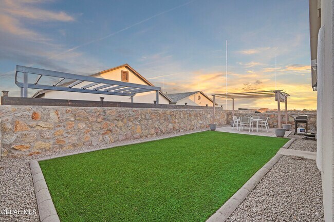 Building Photo - 12612 Don Norte St