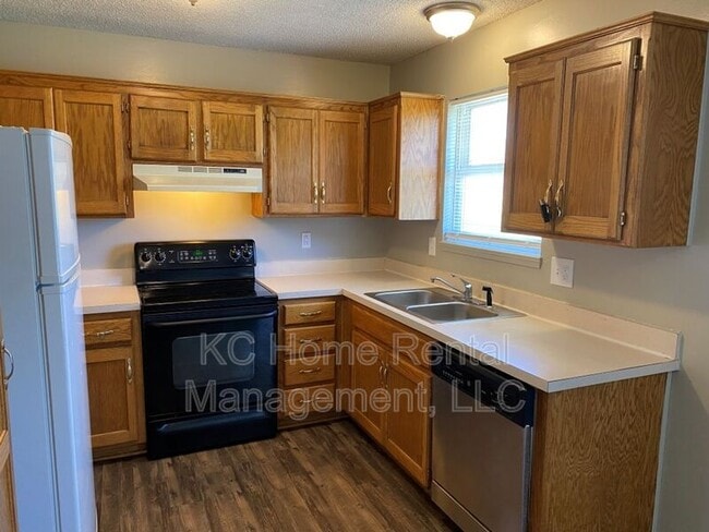 Building Photo - 605 Susanne Ct