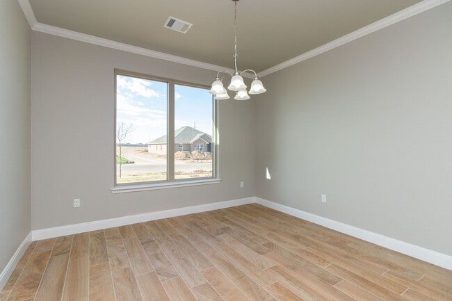 Building Photo - 2700 Tampa Bay Ave