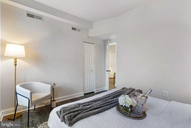 Building Photo - 1621 T St NW