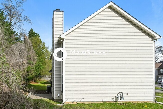 Building Photo - 4 Bedroom Pet-Friendly Home in Decatur, GA with Main Street Renewal