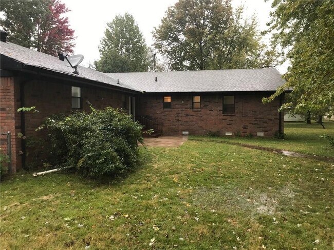 Building Photo - 509 S Dixieland Rd