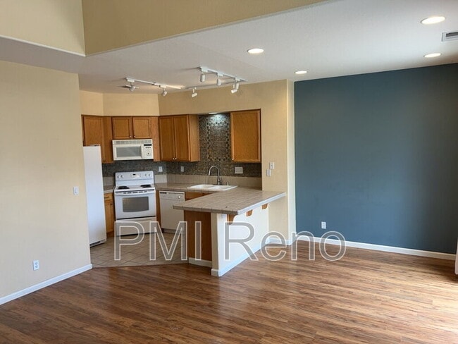 Building Photo - 9274 Lone Wolf Cir