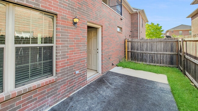 Building Photo - 168 Forest Dr