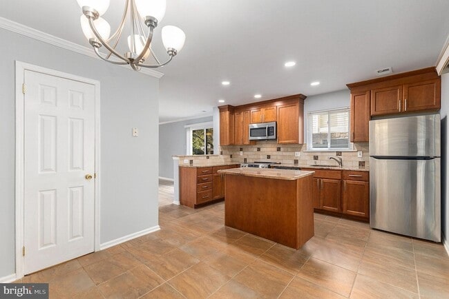 Building Photo - 18 Flintlock Ln