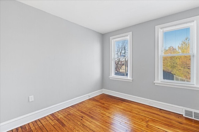 Building Photo - 1602 Pershing St