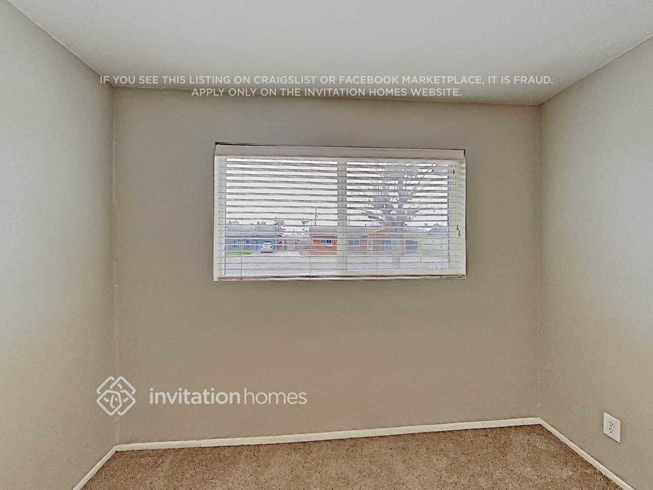 Building Photo - 8746 E Palm Ln