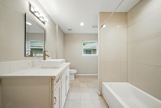 Building Photo - 4003 Mischire Dr
