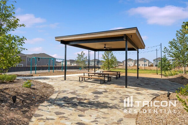 Building Photo - 14636 Maple Ter