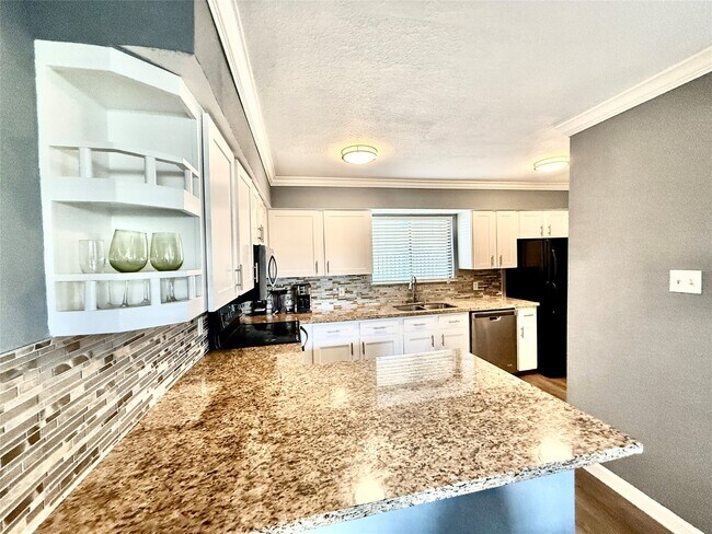 Building Photo - 10075 Westpark Dr