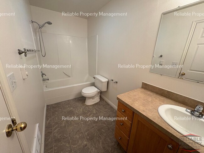 Building Photo - 3723 Deloy Dr