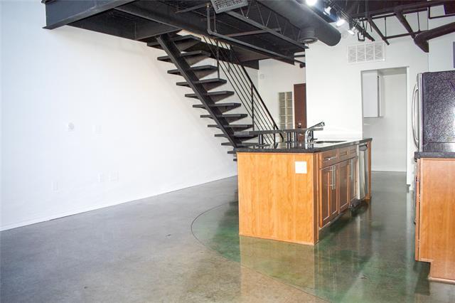 Building Photo - 3110 Thomas Ave