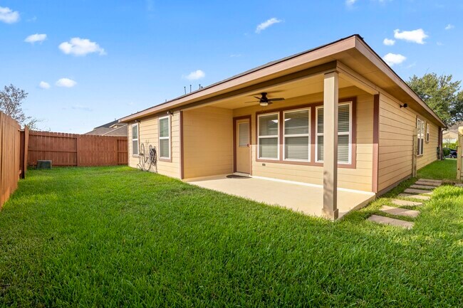 Building Photo - 3058 Upland Spring Trace
