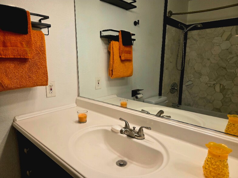 Building Photo - 514 Coronado Ave