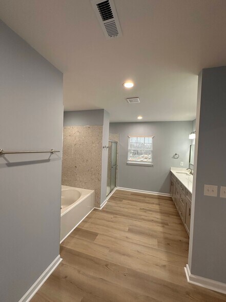 Building Photo - 517 Cardamon Ct