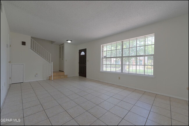 Building Photo - 257 Maricopa Dr