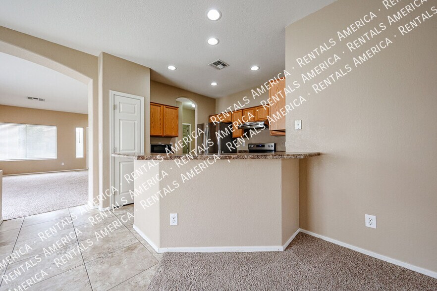 Building Photo - 3752 E Woodside Way