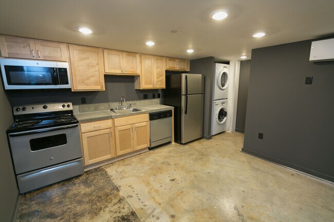 Interior Photo - District 36