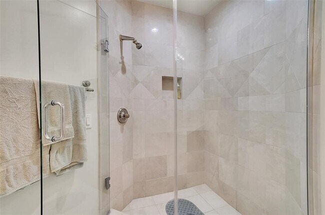 Building Photo - 6001 N Ocean Dr