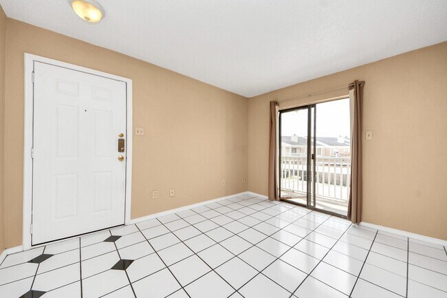 Building Photo - 2750 Holly Hall St