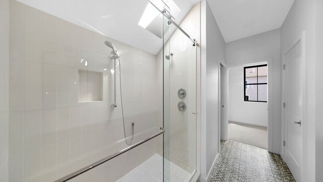 Building Photo - New Construction - 2 Bed 3 Bath - High-Eff...