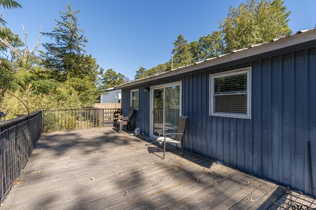 Building Photo - 21045 FM Rd 16