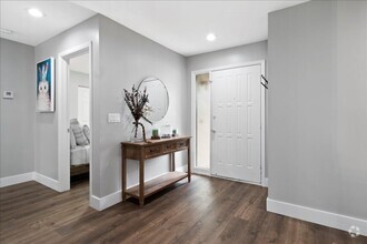 Building Photo - 13033 Northshire Trail
