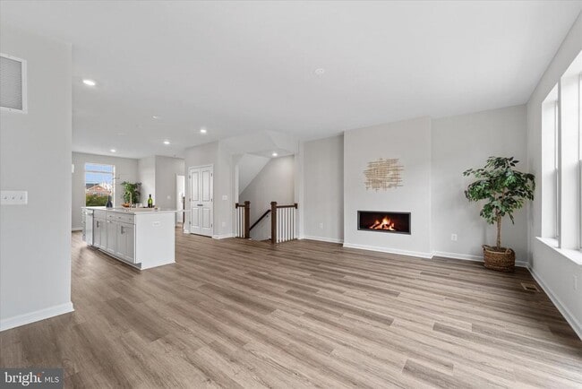 Building Photo - 705 Sawback Sq NE