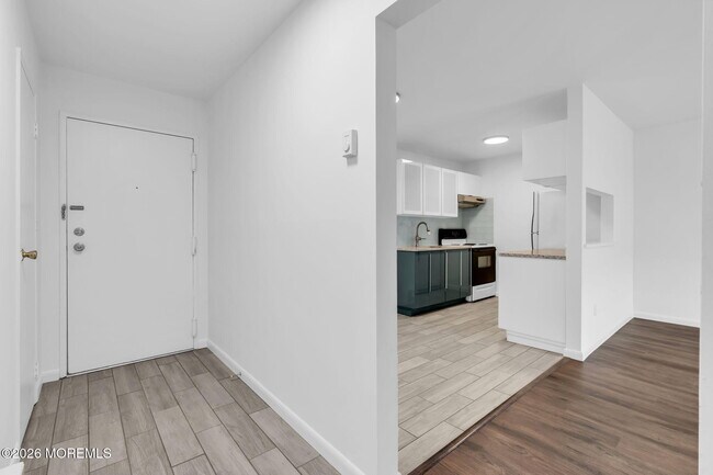 Building Photo - 1492 Ocean Ave