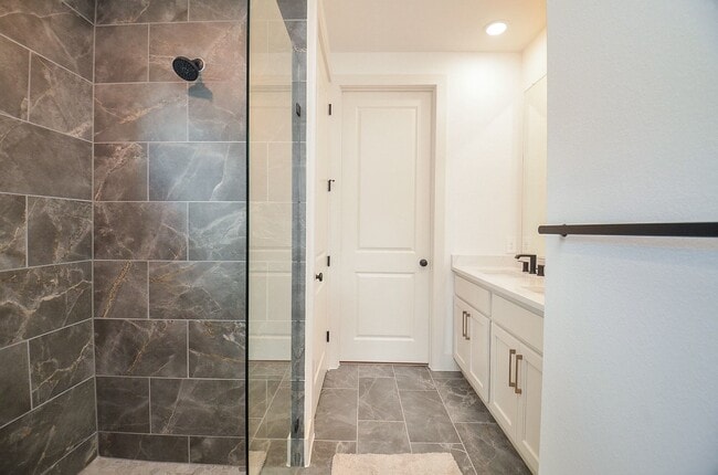 Building Photo - 3338 Verdant Ln