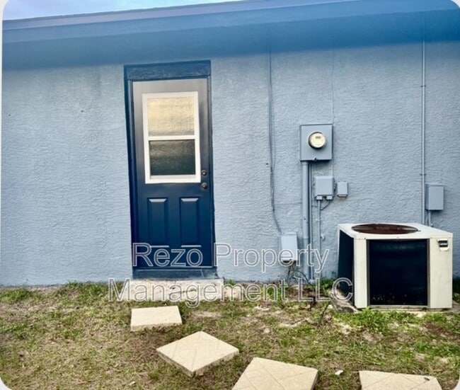 Building Photo - 14996 SW 35th Avenue Rd