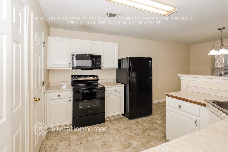 Building Photo - 4435 Ravenwood Dr