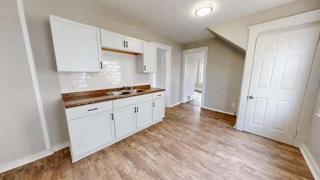 Building Photo - 5 bedroom/1 bath, Old Brooklyn