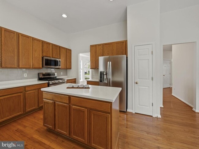 Building Photo - 43103 Lake Ridge Pl