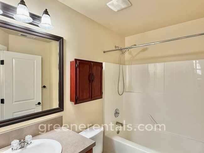 Building Photo - 3BR/2.5BA Home in Quiet Tumwater Neighborhood