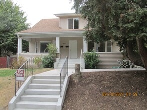 Building Photo - 8525