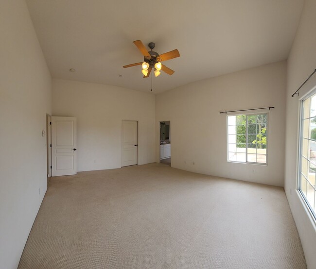 Building Photo - Contemporary Beautiful Spacious 4 bed 3 bath home
