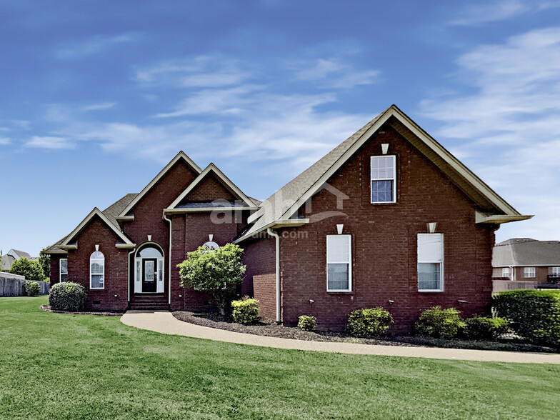 Primary Photo - 305 Fernwood Ln