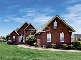 Building Photo - 305 Fernwood Ln