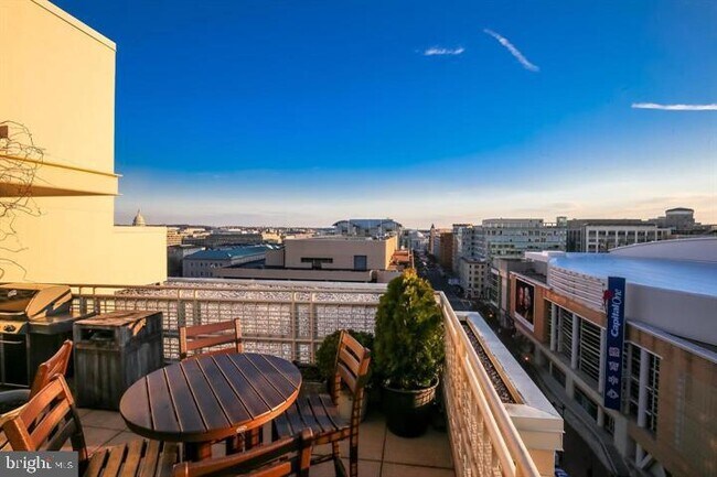 Building Photo - 715 6th St NW