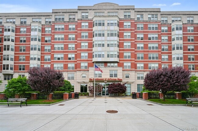 Building Photo - 300 Mamaroneck Ave