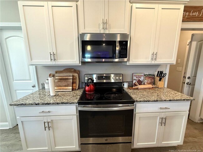 Building Photo - 2150 Stonewash Dr