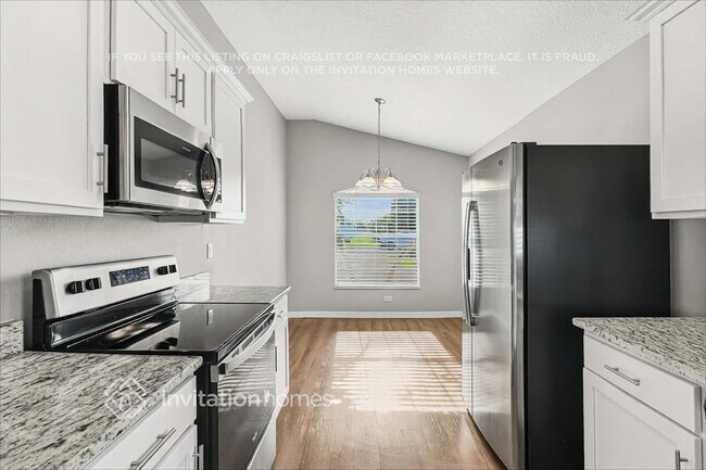 Building Photo - 3282 Merrick Ave