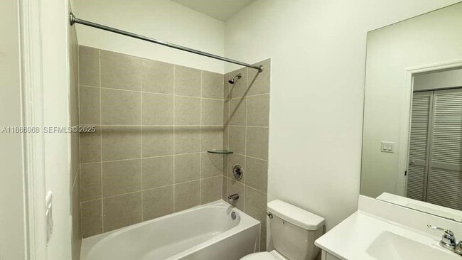 Building Photo - 2794 SE 26th Ave