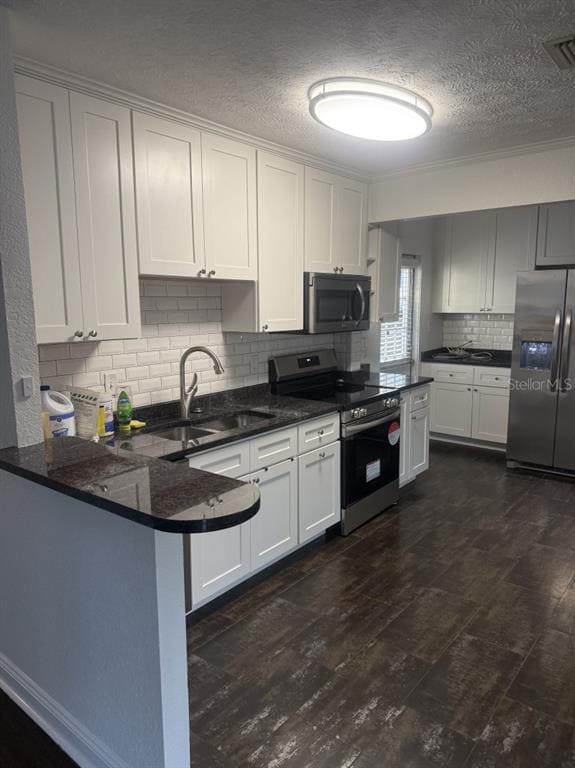 Building Photo - 320 W Lambright St