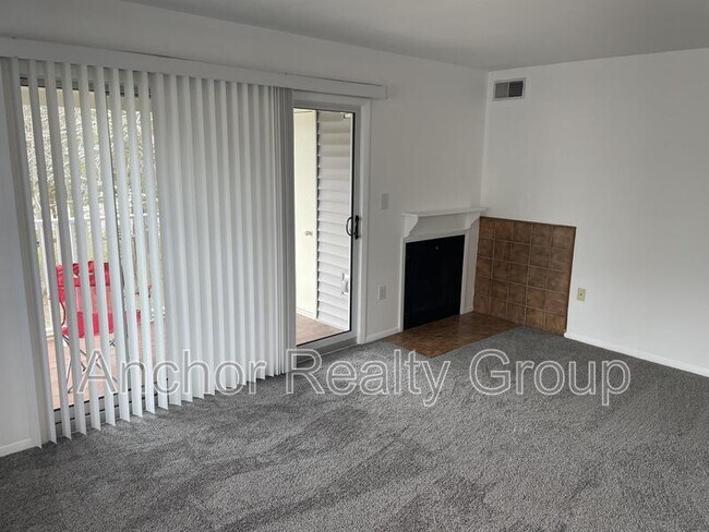 Building Photo - 1009 Autumn Woods Ln
