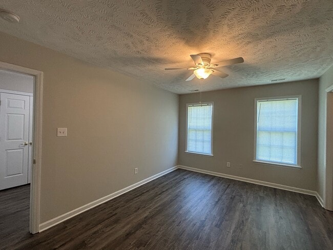 Building Photo - 3808 Raider Ct