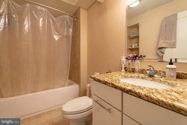 Building Photo - 1501 Locust St