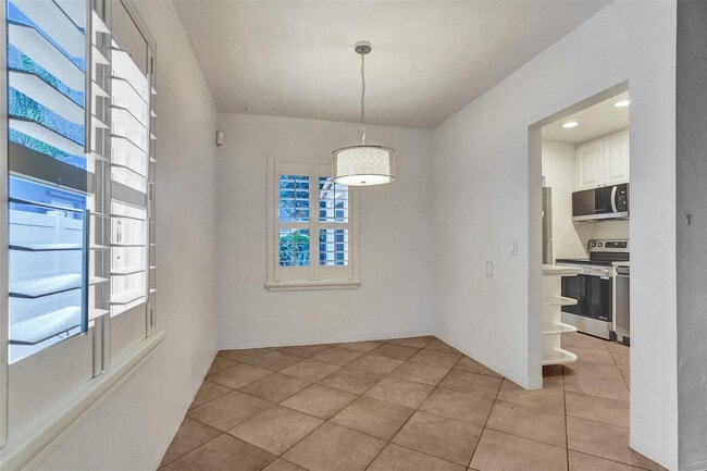 Building Photo - 1316 NE 2nd Ave