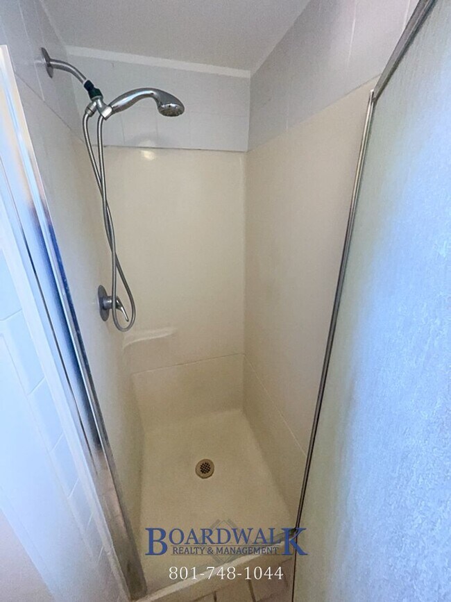 Building Photo - 2827 E Bridgewater Dr